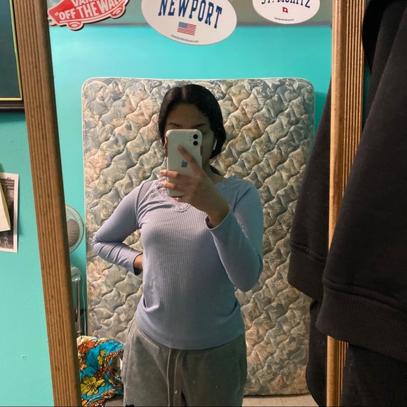 periwinkle lace long sleeve top - Picture 2 of 3